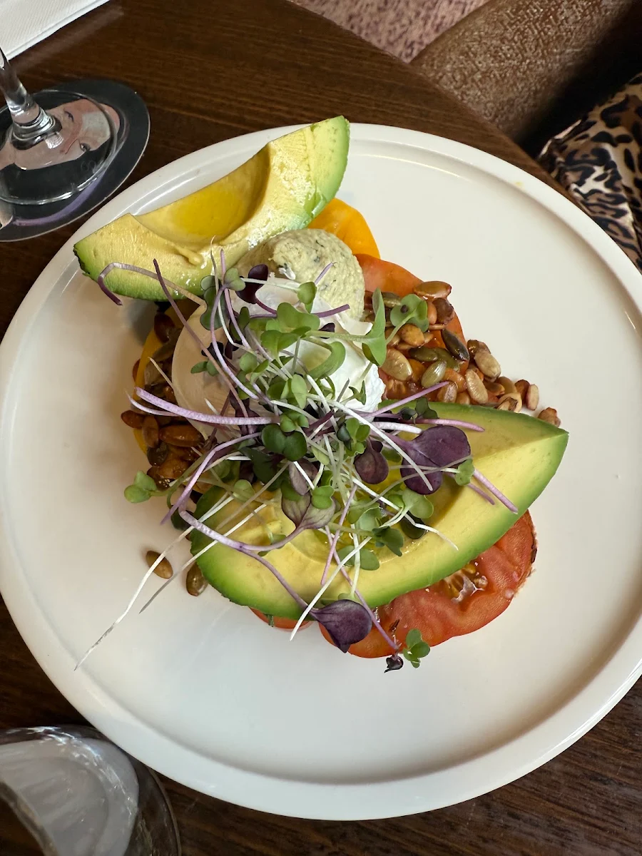 Our Avo Toast, Dame