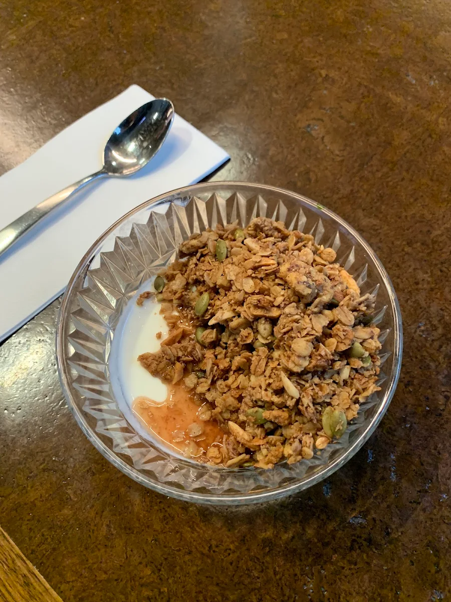 Salted Maple Granola, Dame