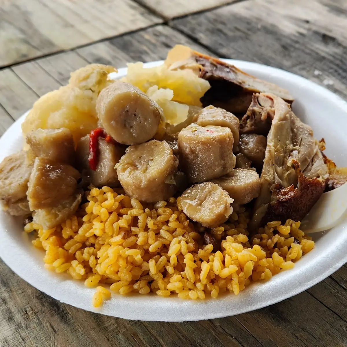 Arroz Amarillo Guineo En Escabeche Yuca En Escabeche Y Pollo Asado