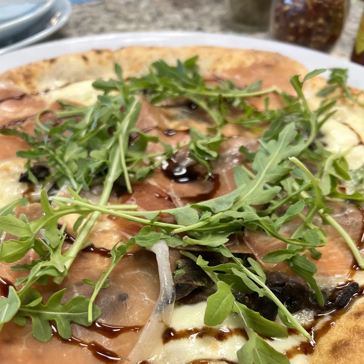 Mushrooms & Prosciutto Pizza