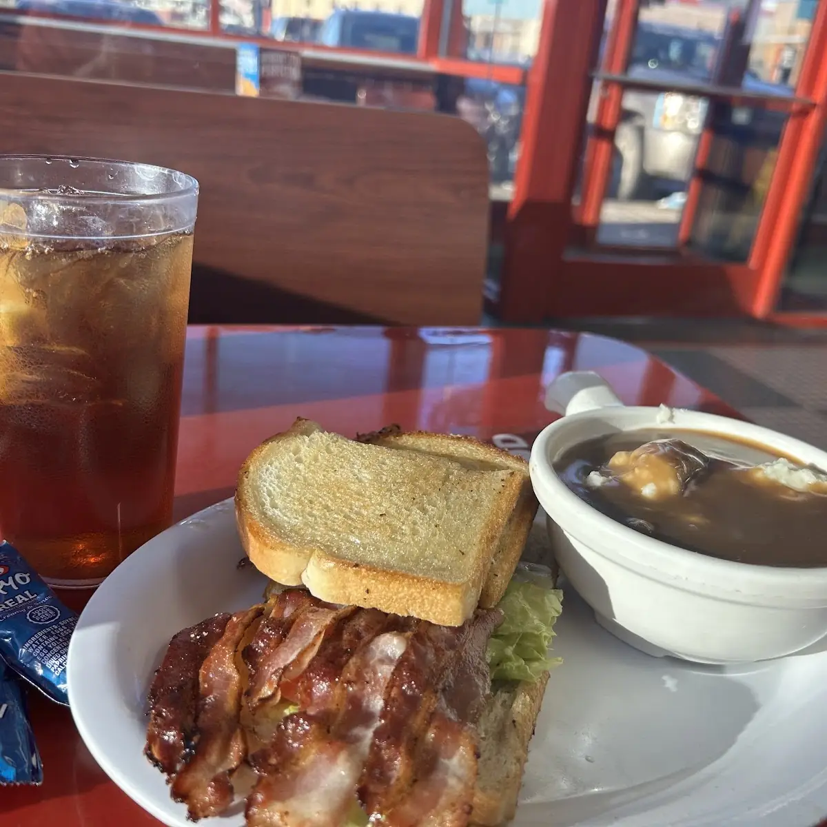 blt Sandwich with Gravy