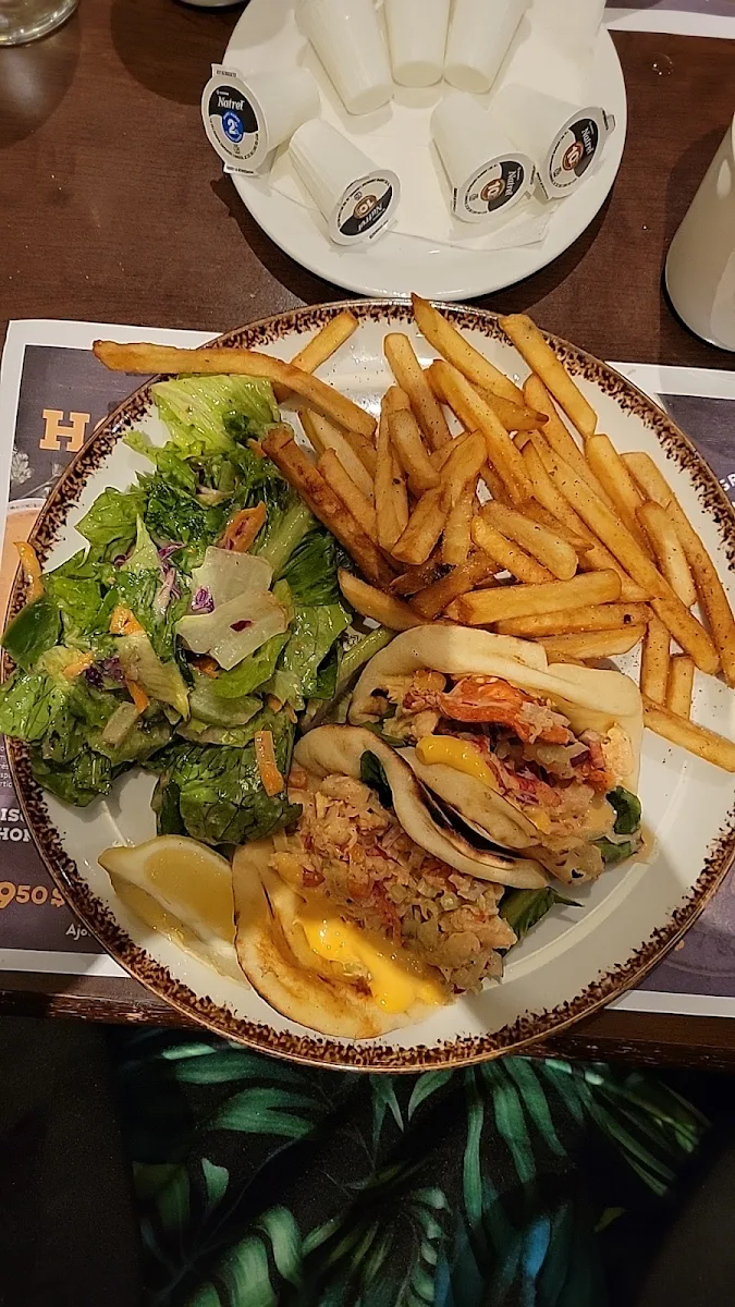 Pita Homard, Casa Grecque