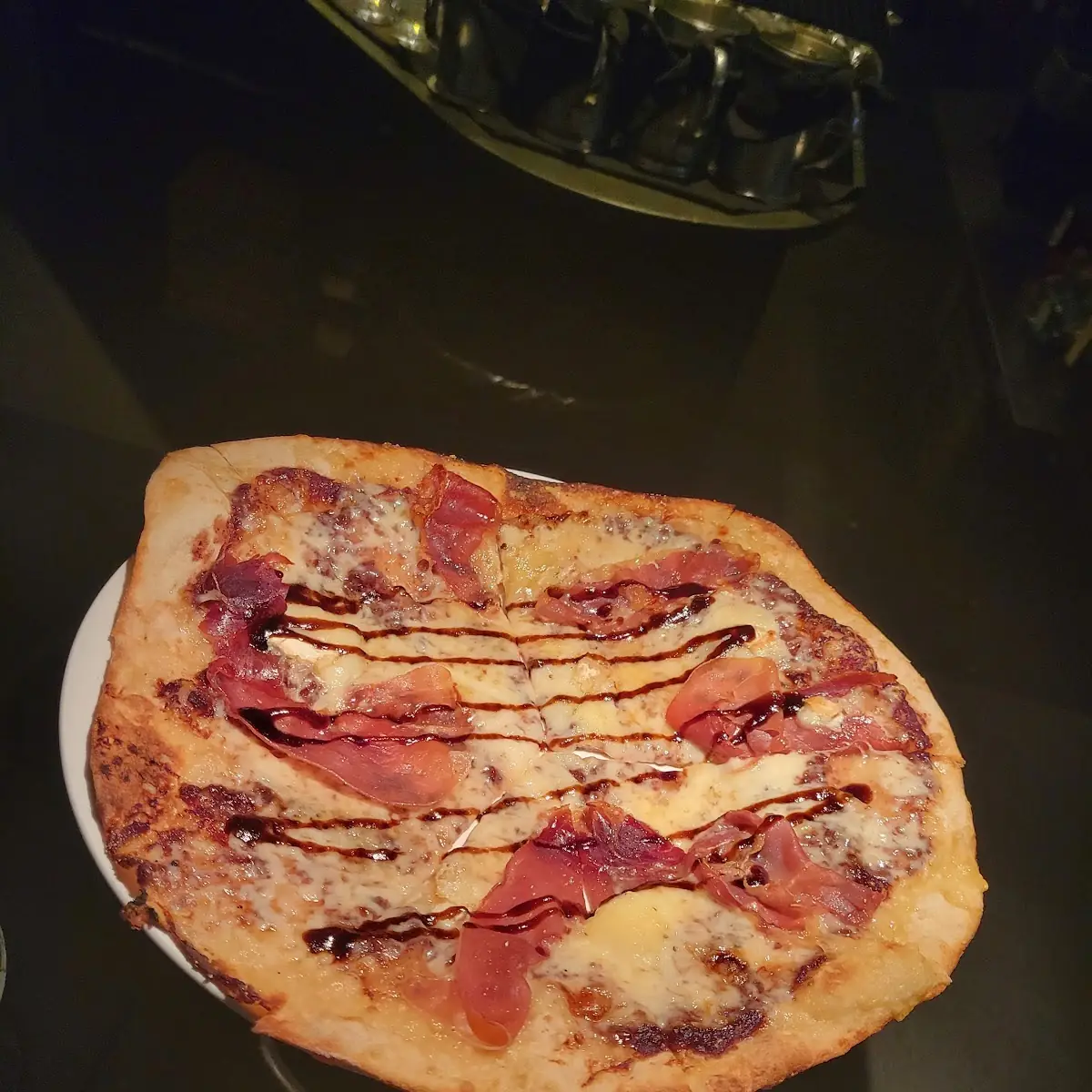 Fig and Prosciutto Flatbread Pizza