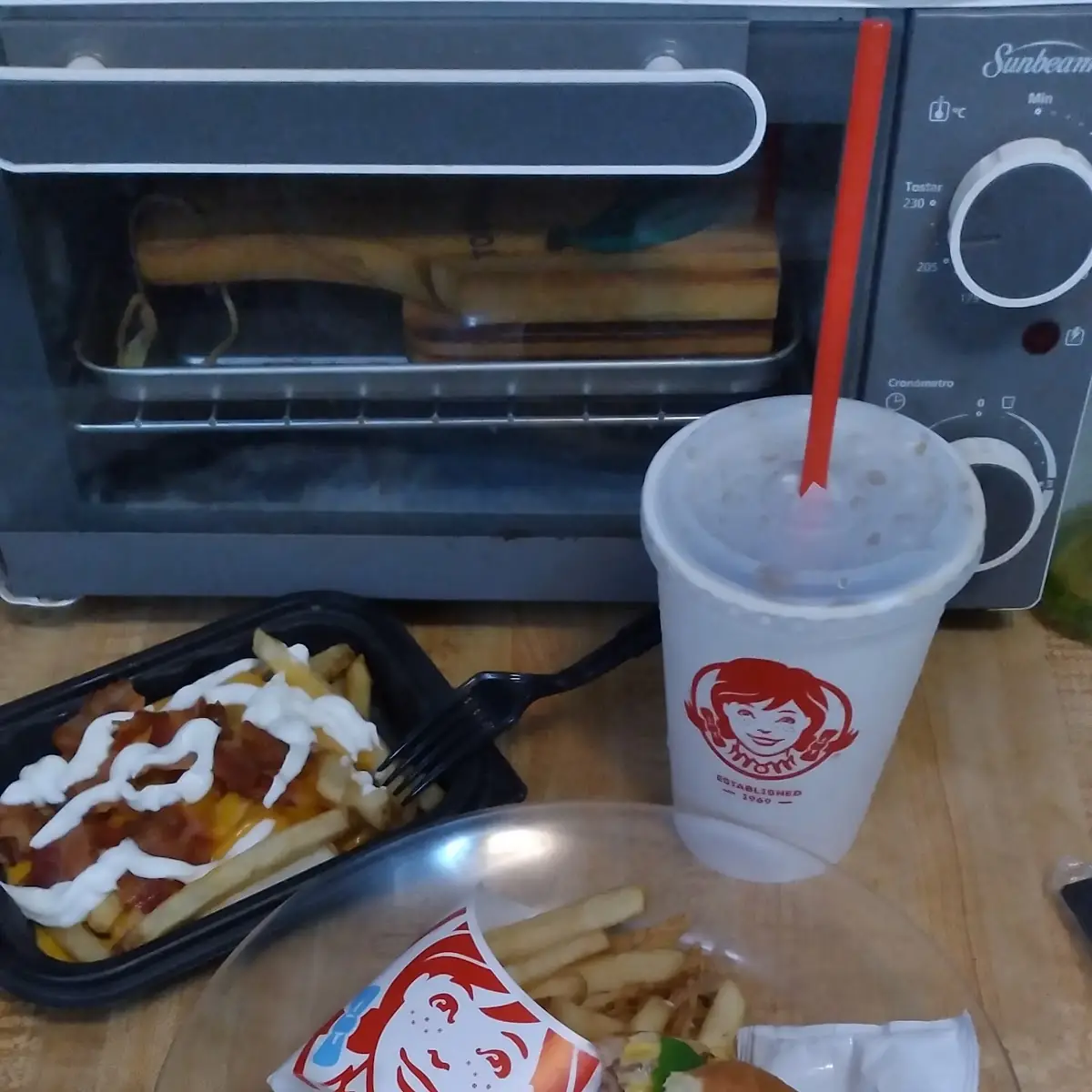Bacon Cheeseburger Papas Y Refresco Papas Con Queso Y Bacon