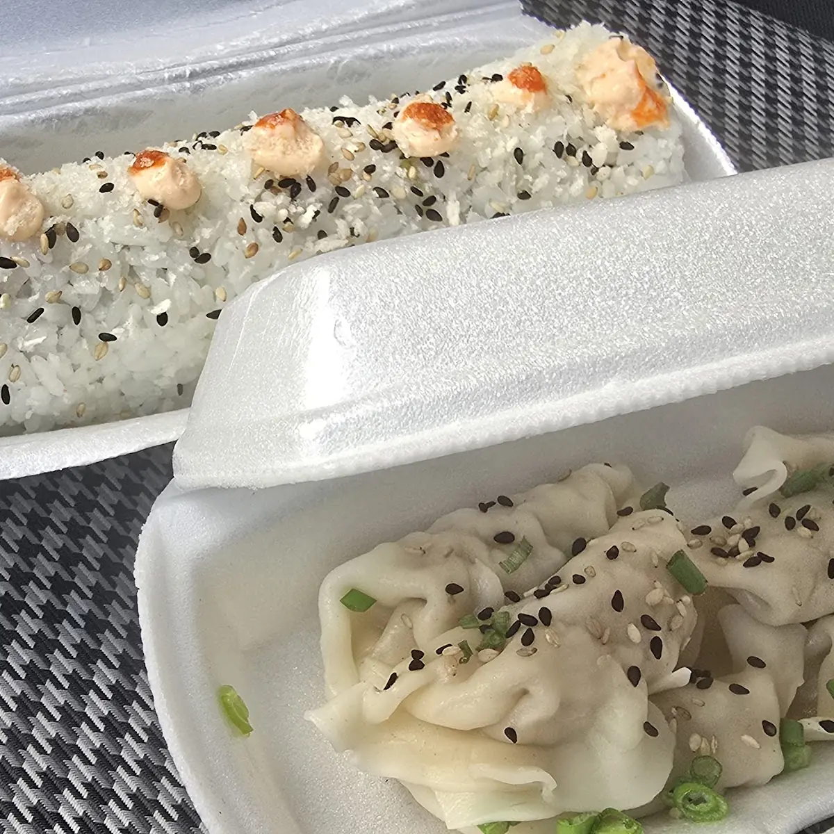 Spicy Tuna Roll Y Dumplings