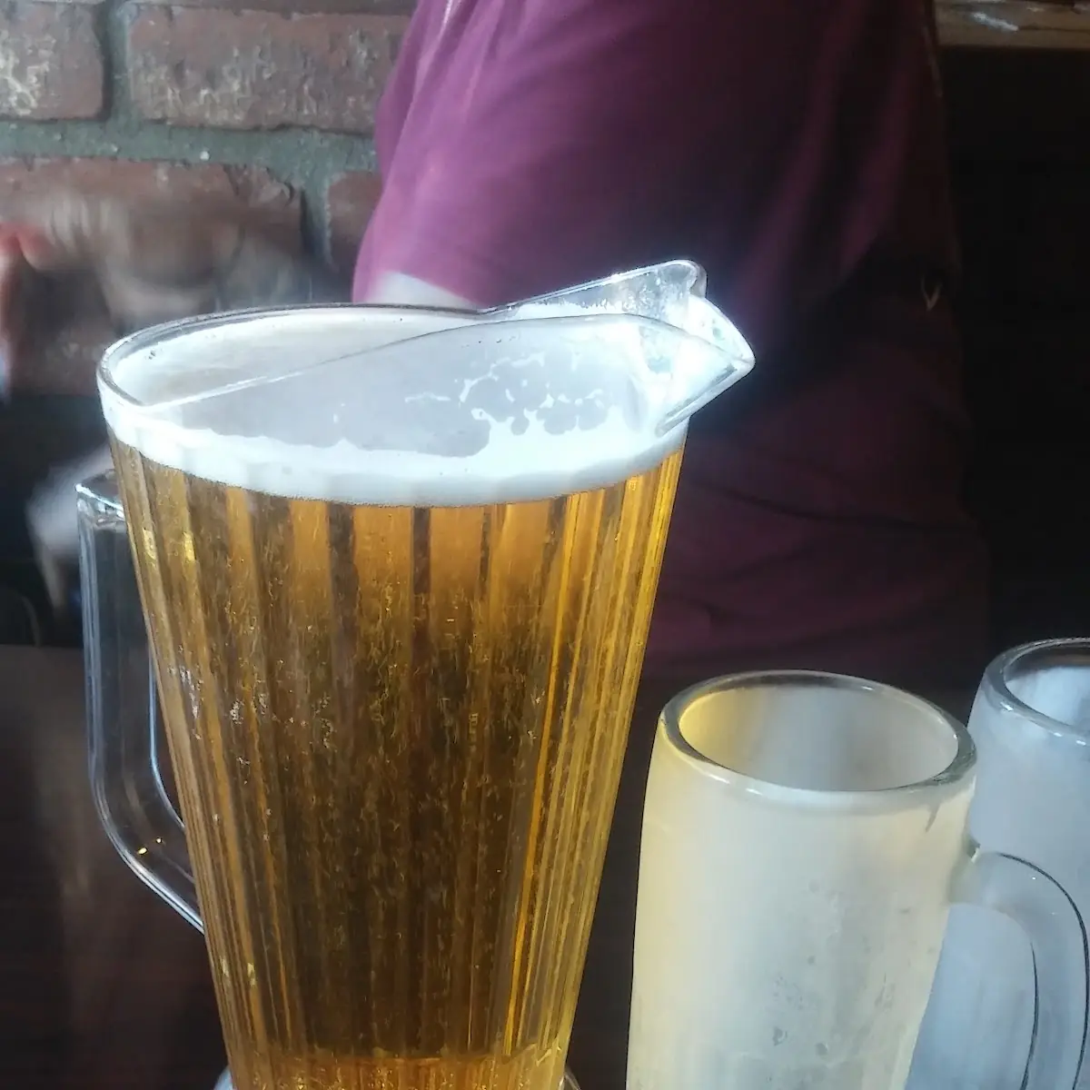 Pitcher of Modelo Especial
