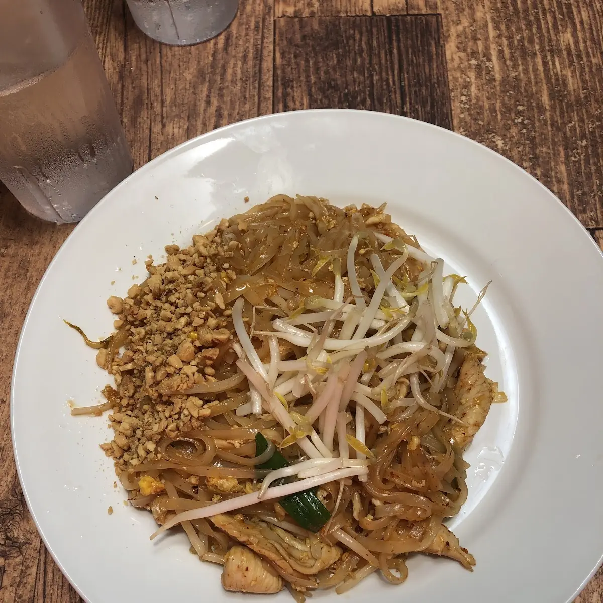 Chicken Pad Thai ( contain fish sauce )