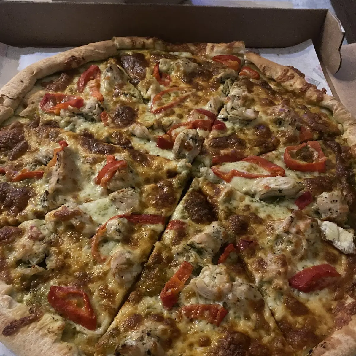 Chicken Pesto with Roasted Red Peppers Pizza