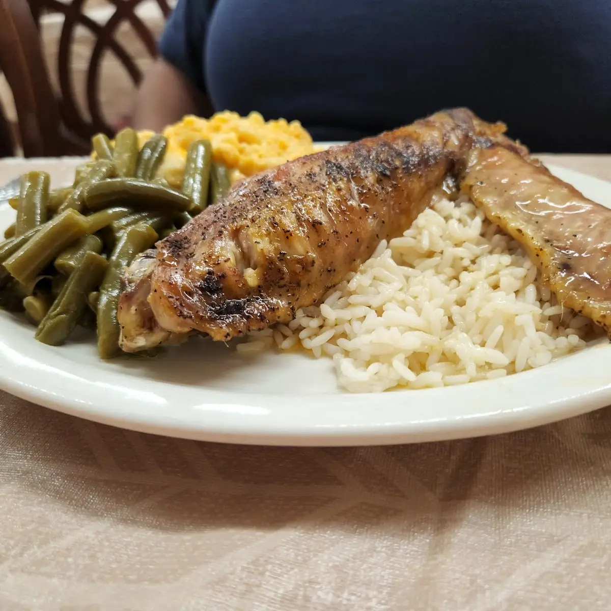 Turkey Wings with Green Beans and Mac and Cheese