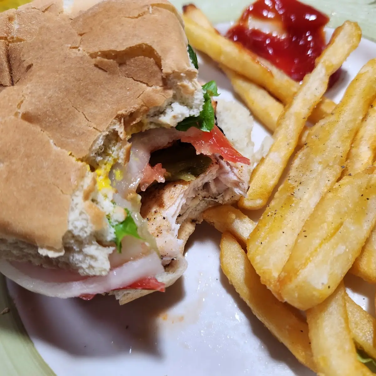 Grilled Chicken Sandwich Lunch