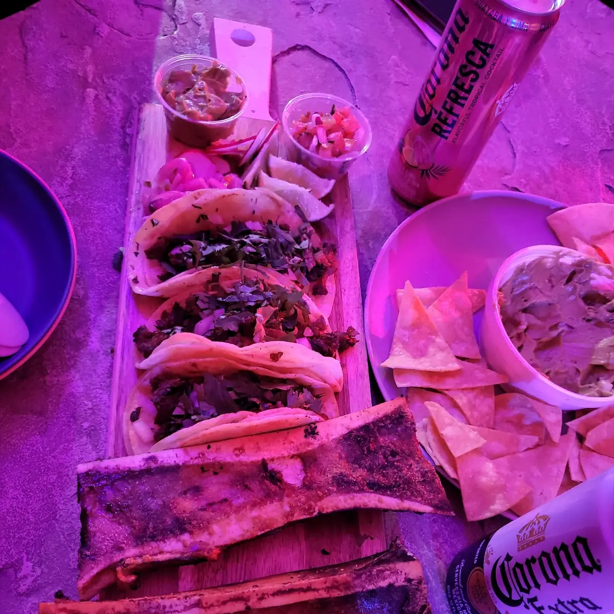 Tuétano Con Ribeye Steak Tacos