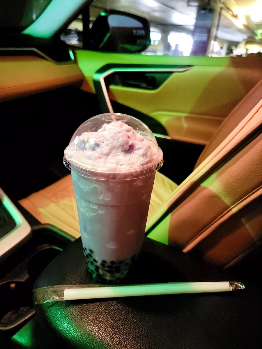 Taro Smoothie with Black Pearls