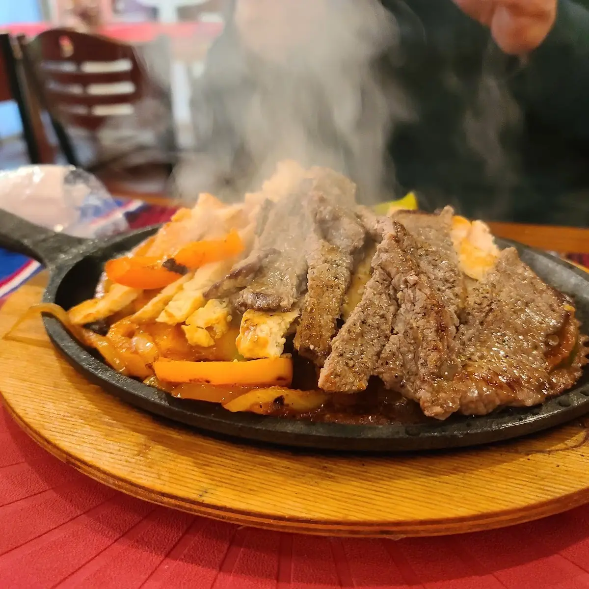 Fajitas De Pollo Y Carne Asada