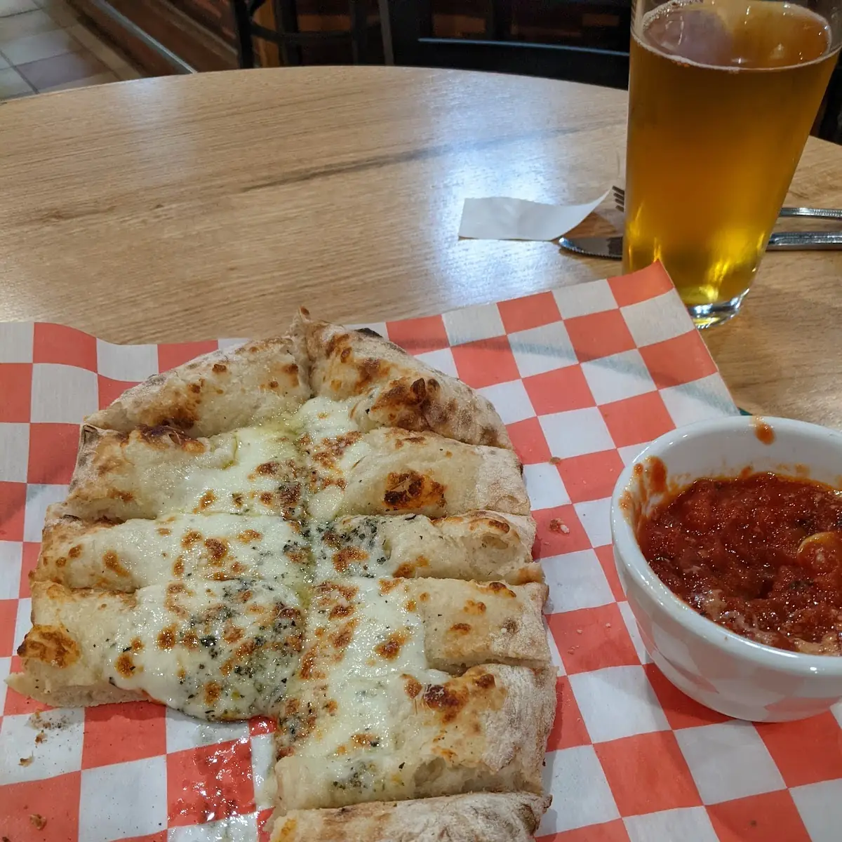 Cheesy Bread with Marinara Sauce