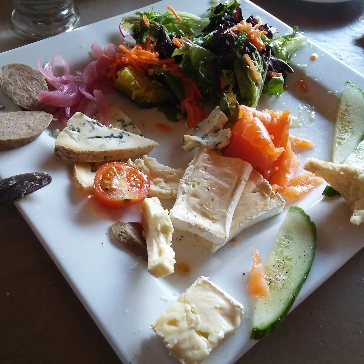 Assiette Charcuterie Change Toute les Semaines, Restaurant - Bistro LeRelais