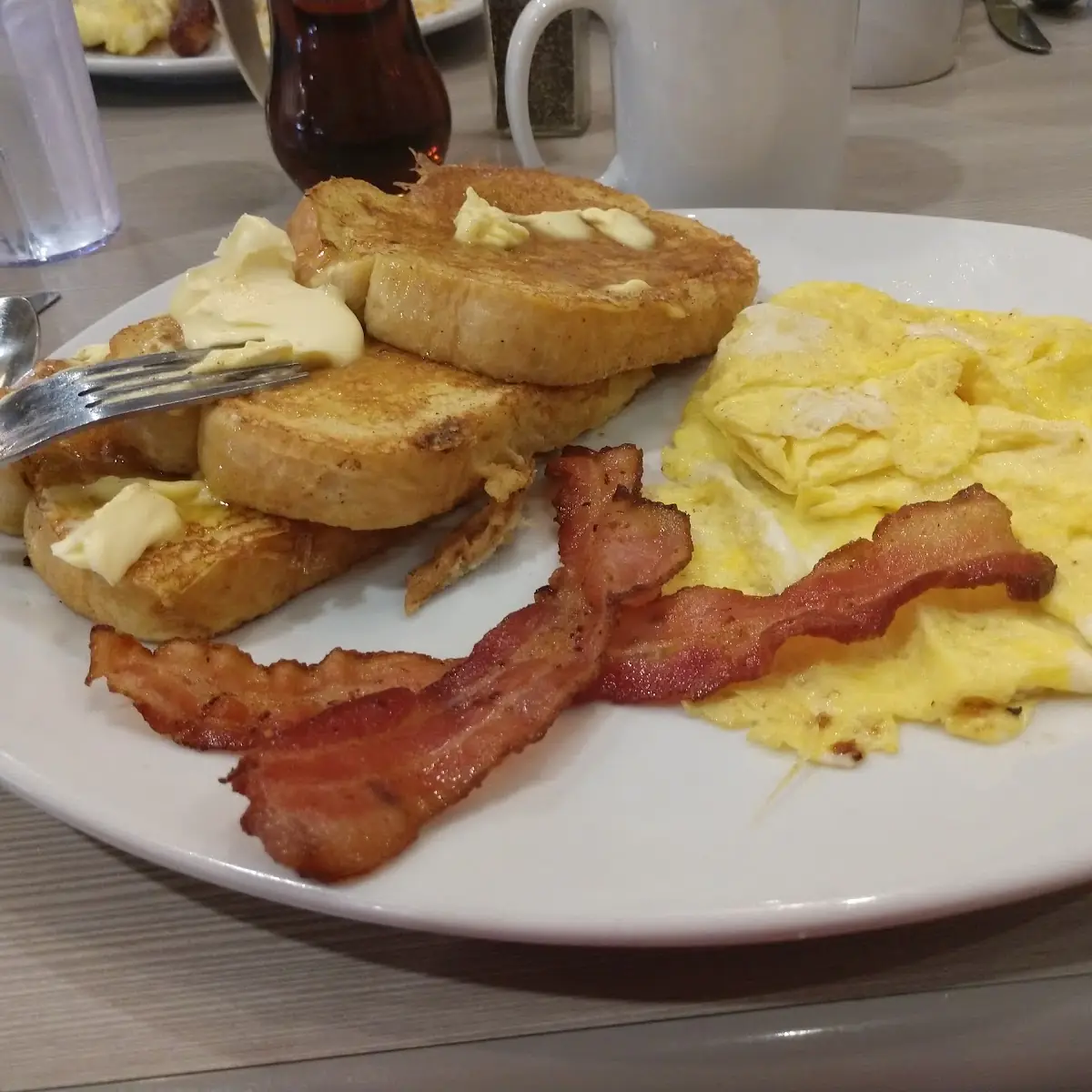Scrambled Egg Hash Browns & Toast