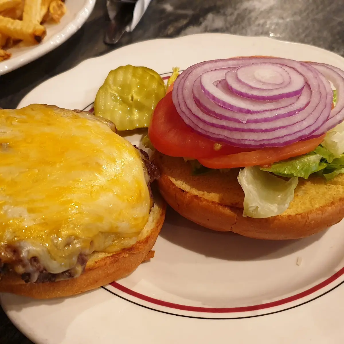 Creamy Dill Pickle Cheeseburger