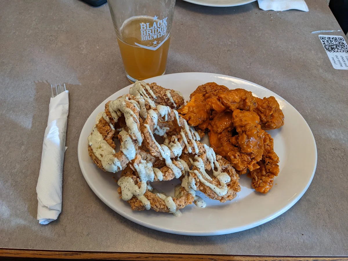 Buffalo Chicken Tenders with Onion Rings, Bud's BBQ