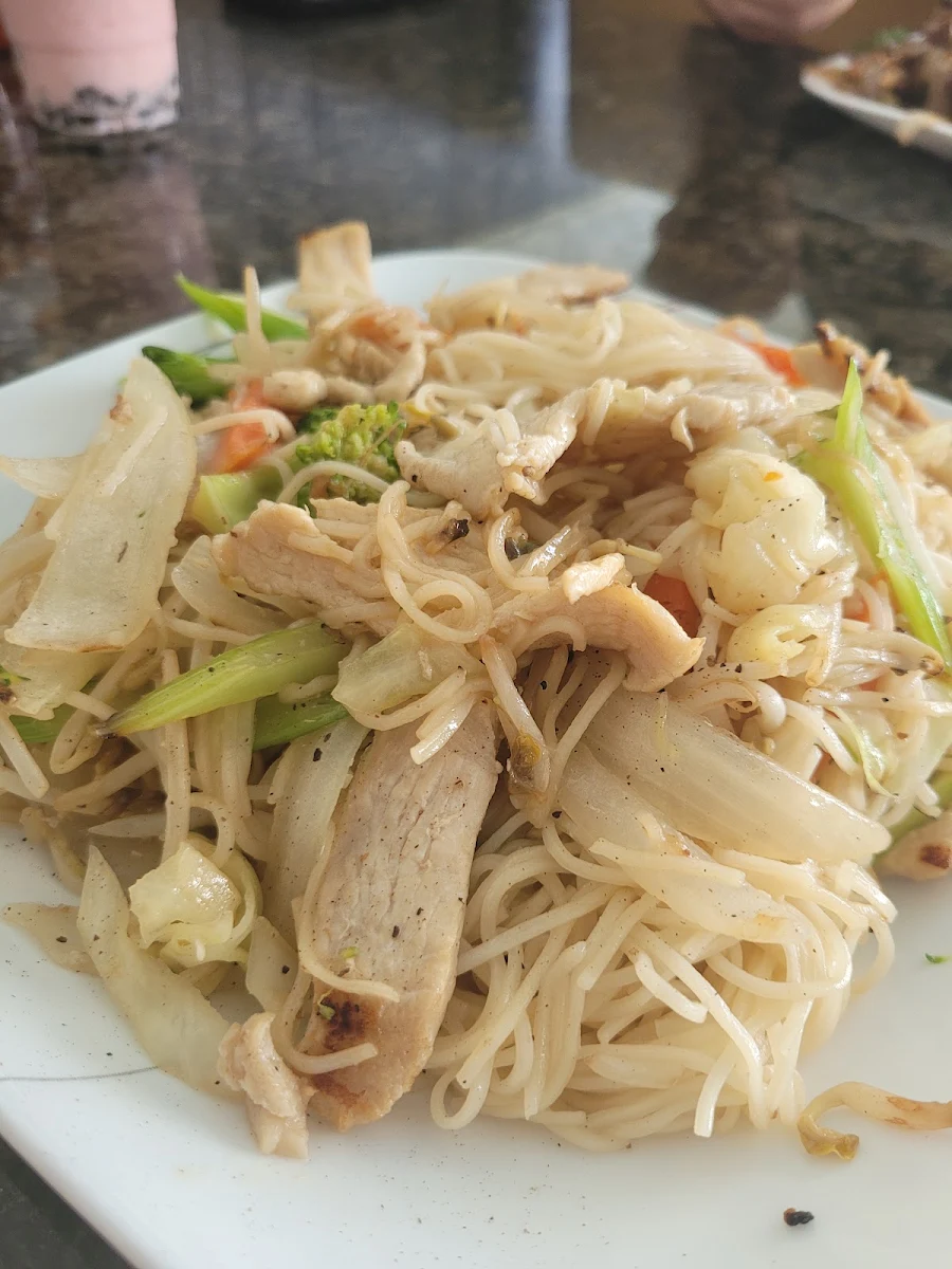 Chicken Lo Mein