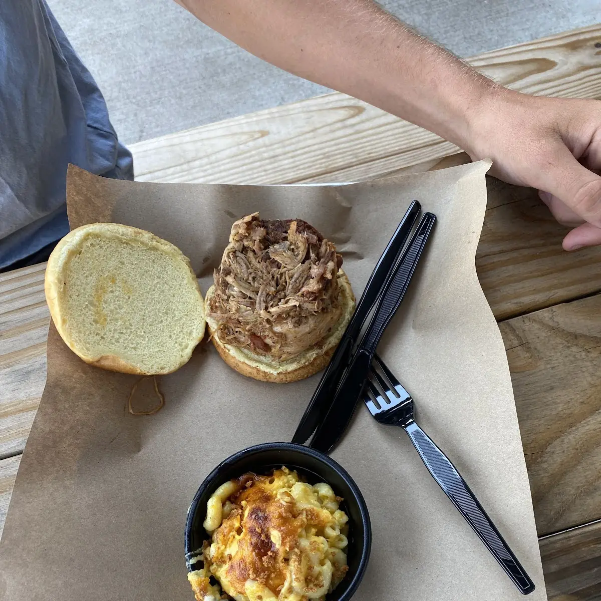 Pulled Pork Sandwich with Mac & Cheese Side