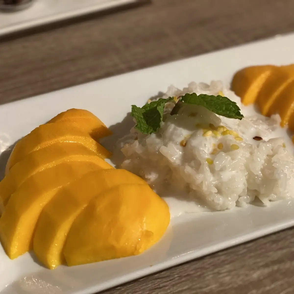 D2 Fresh Mango with Sweet Sticky Rice