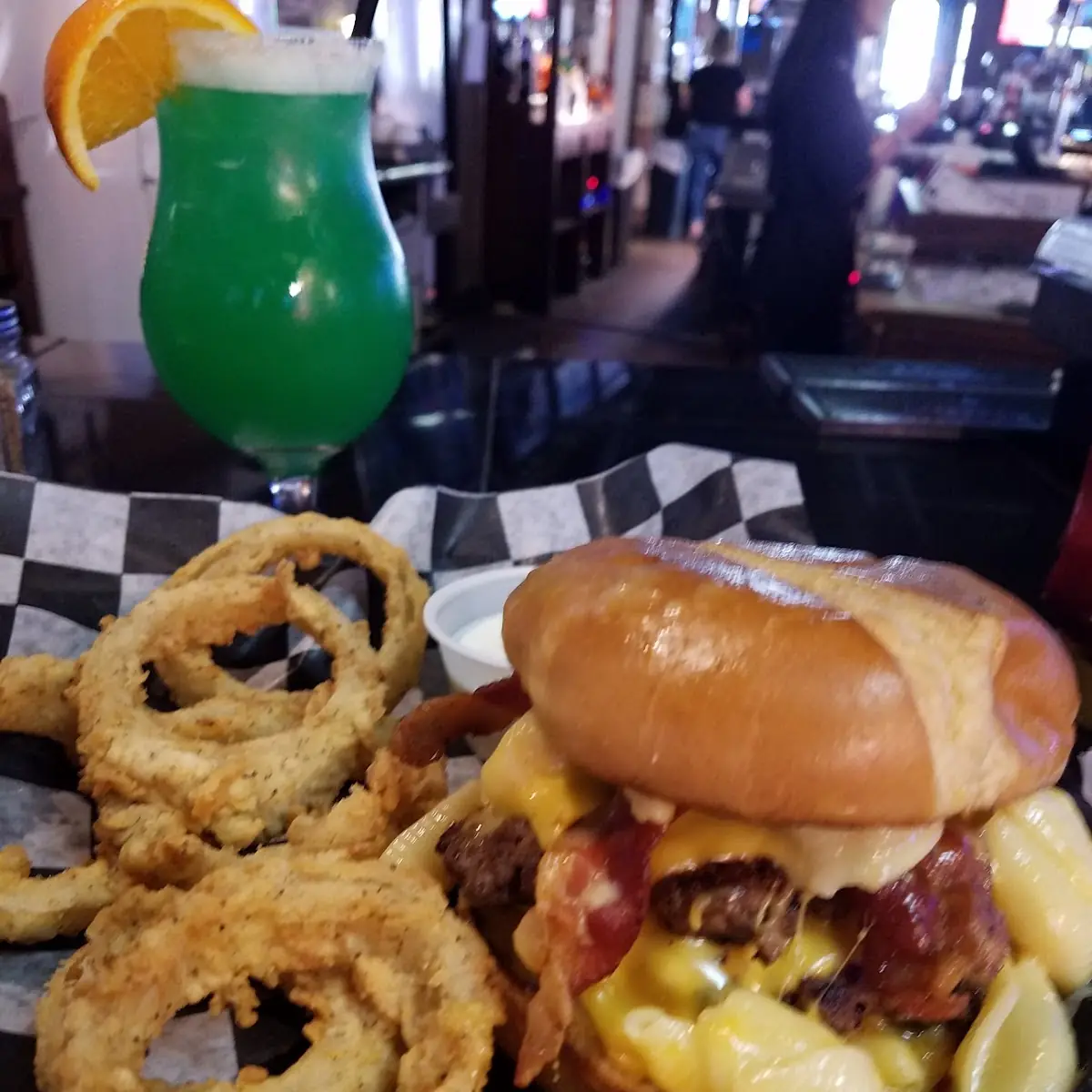 Mac and Cheese Burger w Onion Rings
