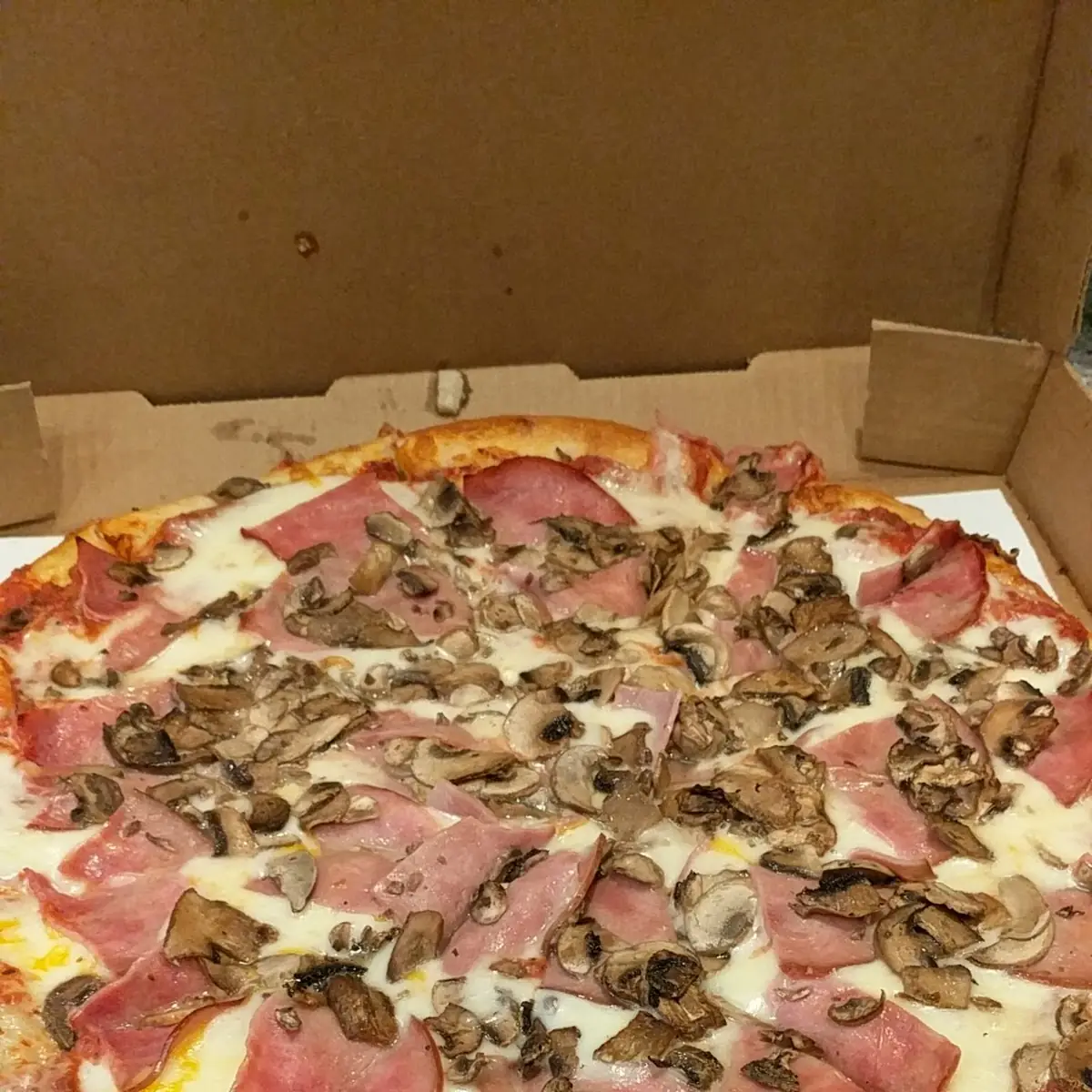Ham & Mushroom Pizza