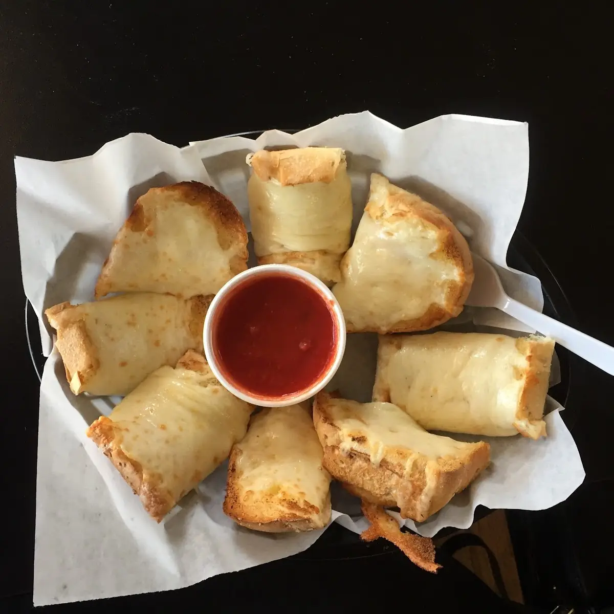 Cheesy Garlic Bread with Sauce