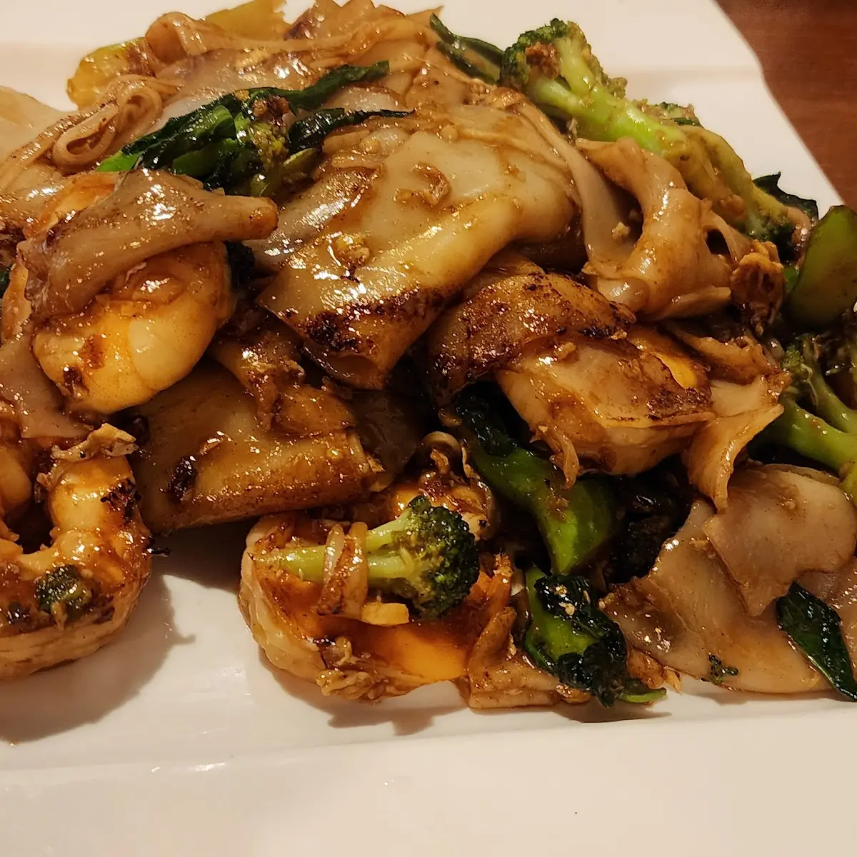 Thick Rice Noodles with Vegetables