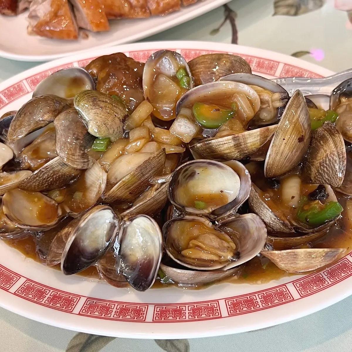 Clams with Black Pepper Sauce