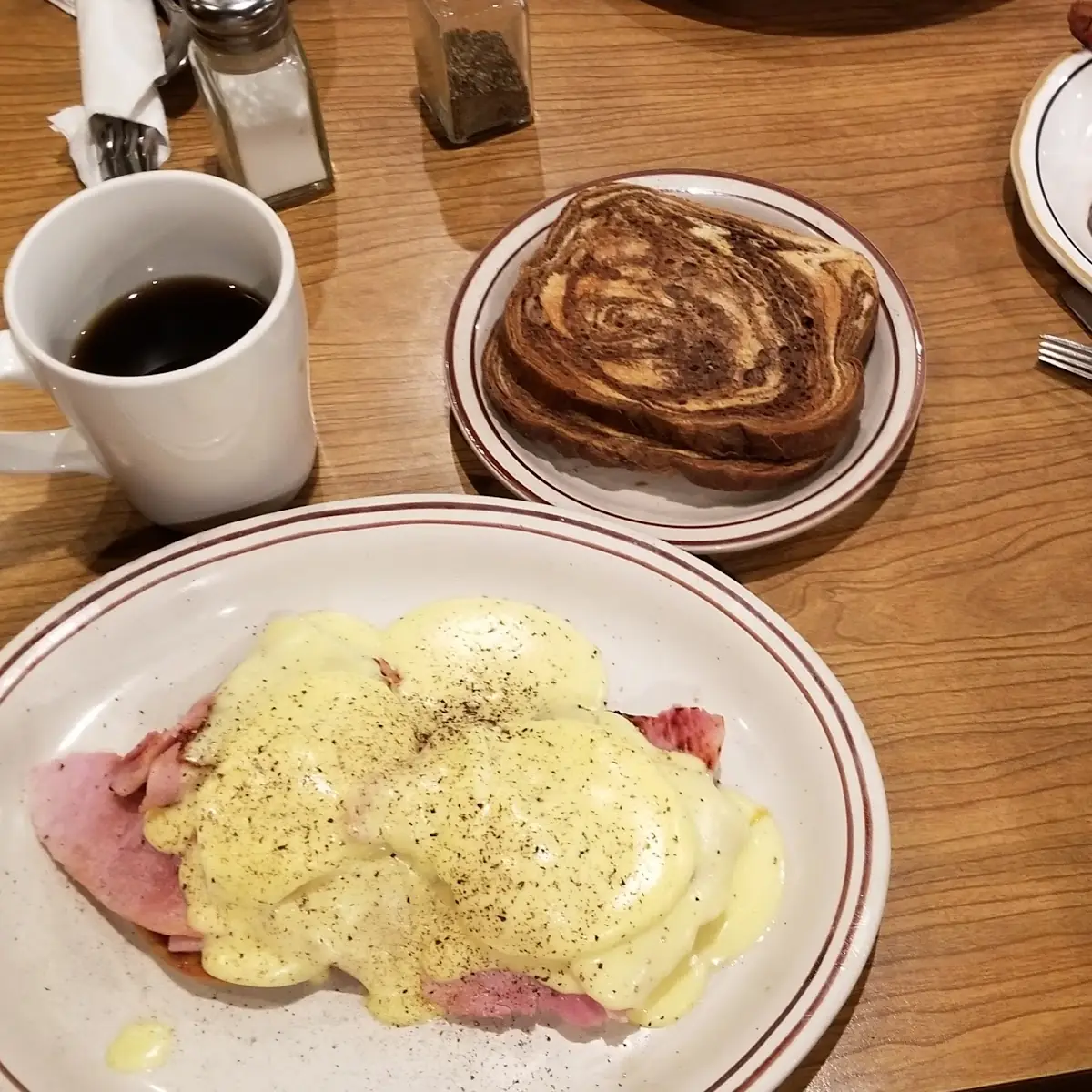 Eggs Benedict with Rye Toast