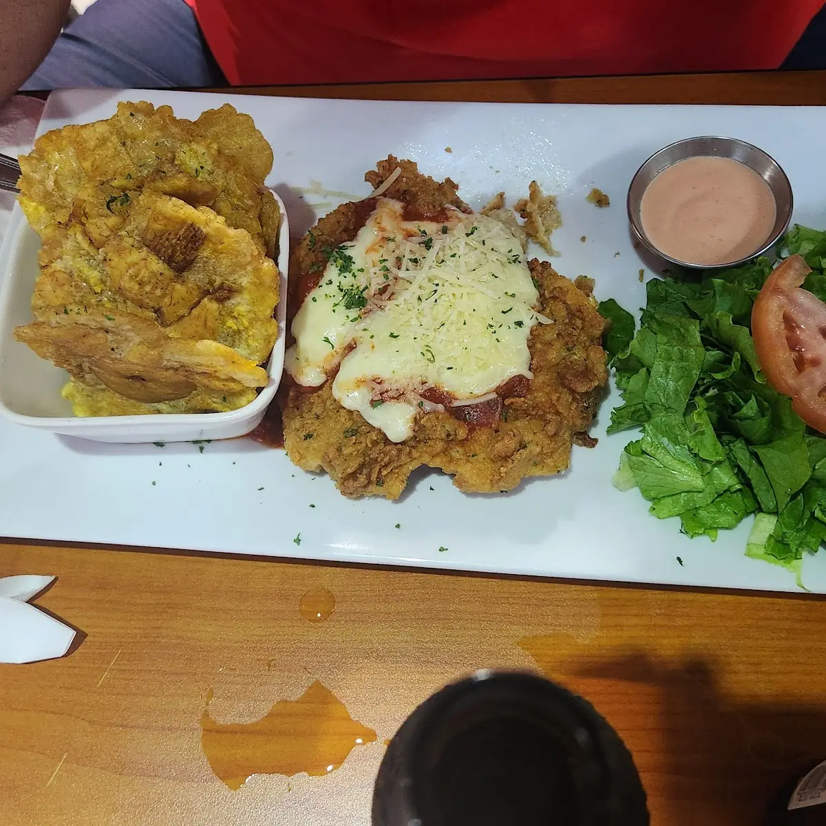 Pechuga En Salsa Homenaje Con Tostones