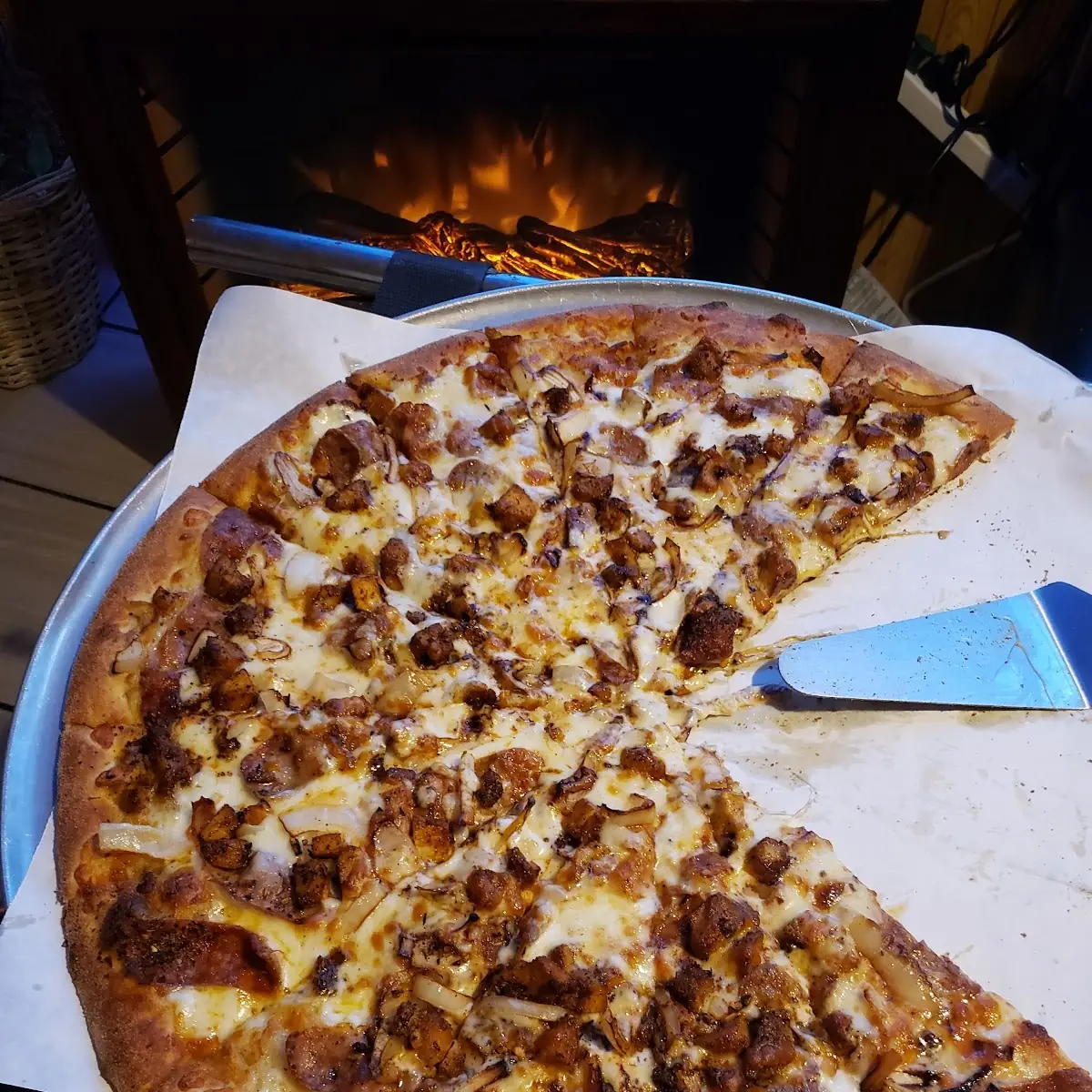 Thin Crust Cajun Chicken Pizza