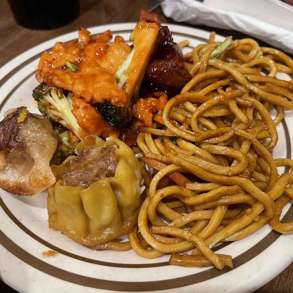 Roast Pork Lo Mein