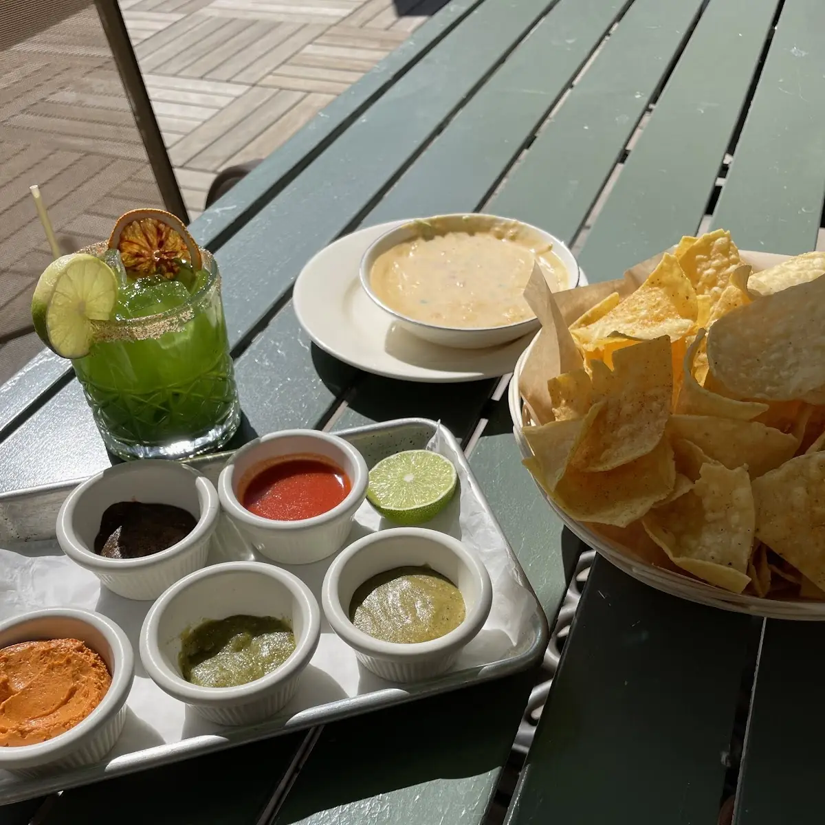 Dip Trio