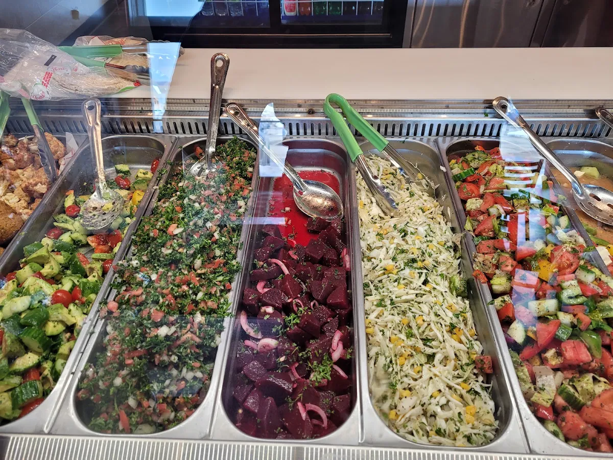 Divers Salade, Amir