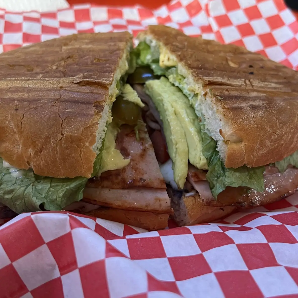 Cubana Cuban Torta