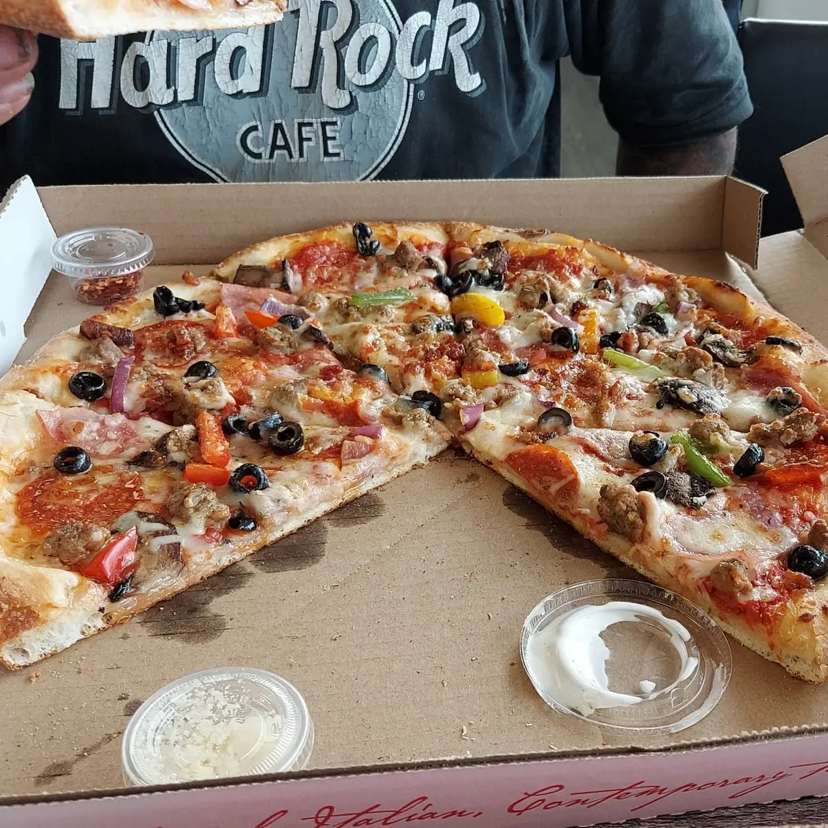 Large Supreme Pizza