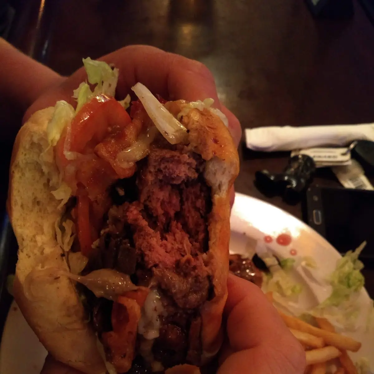 Burger with Cheese (9 oz)