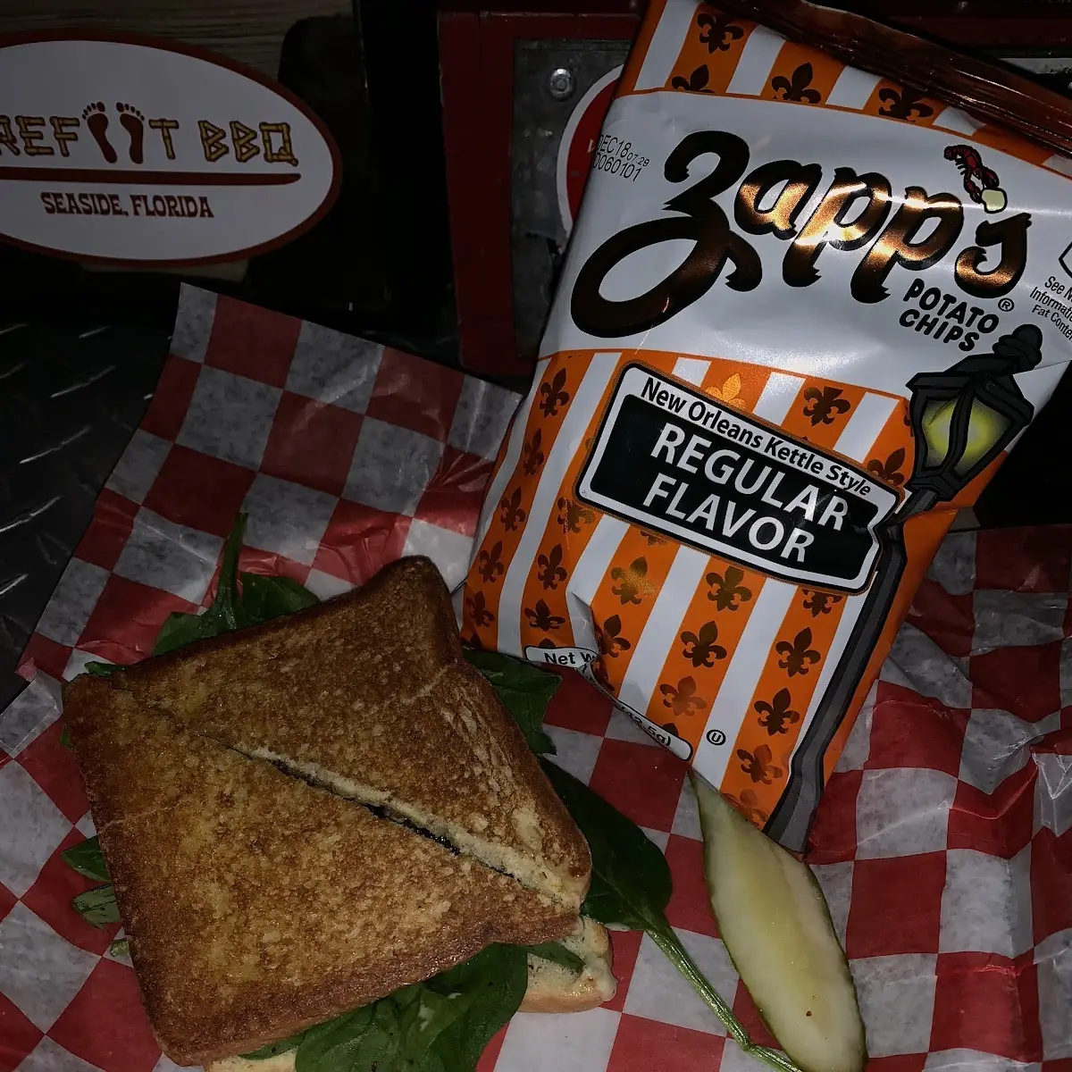 Mac and Cheese Sandwich with Chips