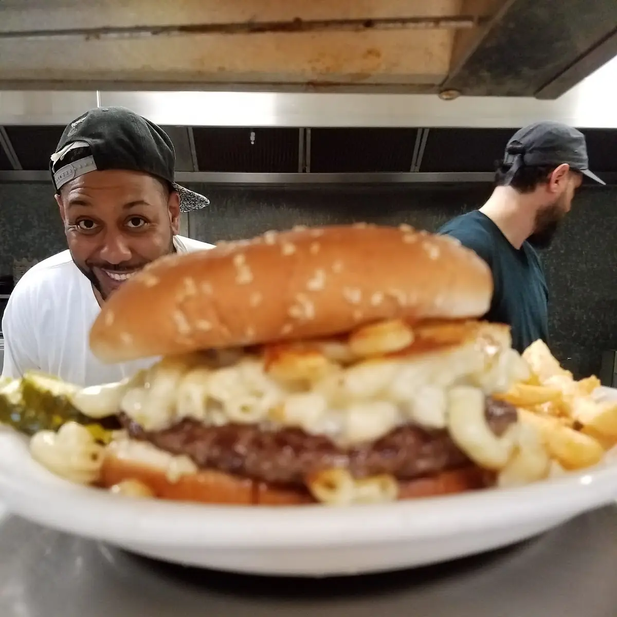Cheesy Mac N Cheese Burger