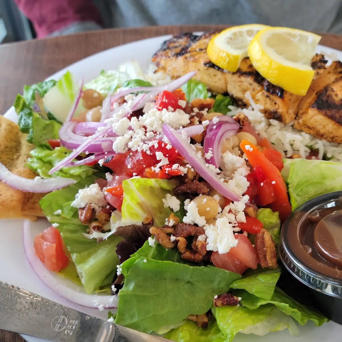 Mediterranean Salad with Pita Bread