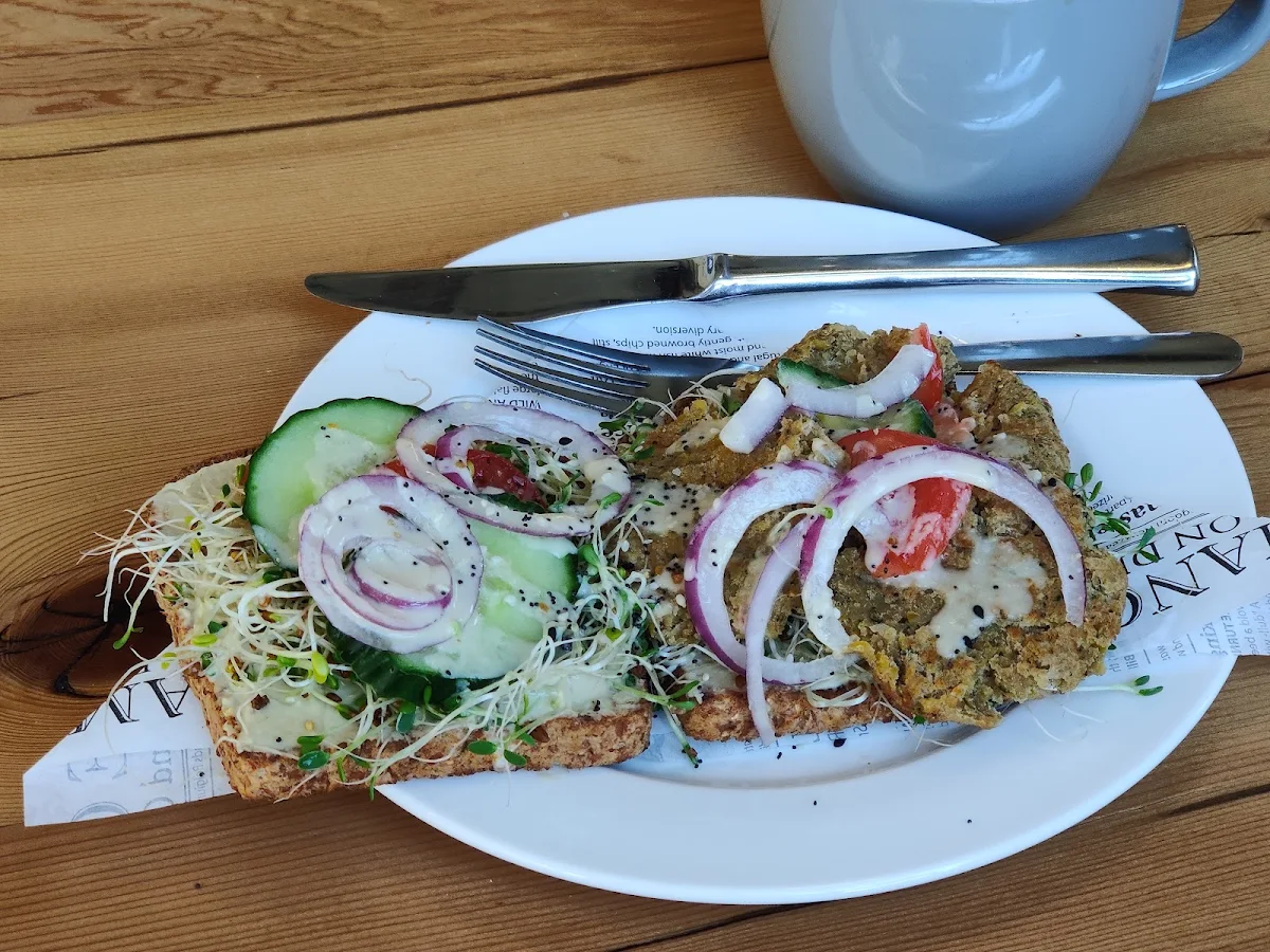 Sandwich with Falafel