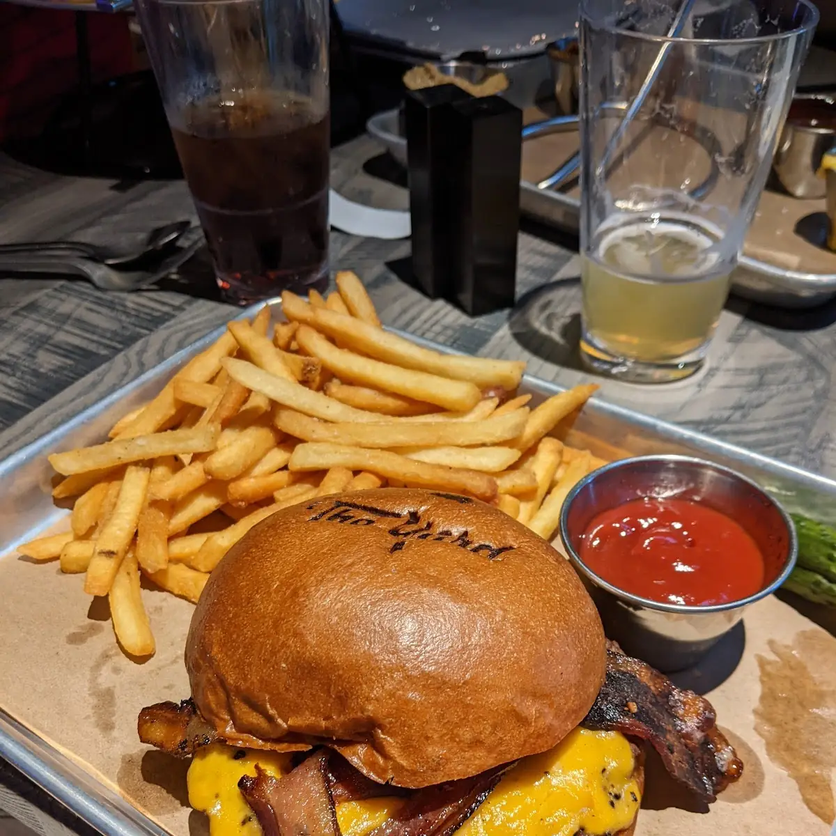 Classic Bacon Cheeseburger