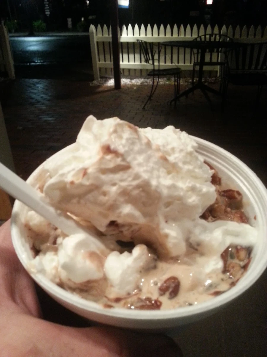 Hot Fudge Pecan Royale