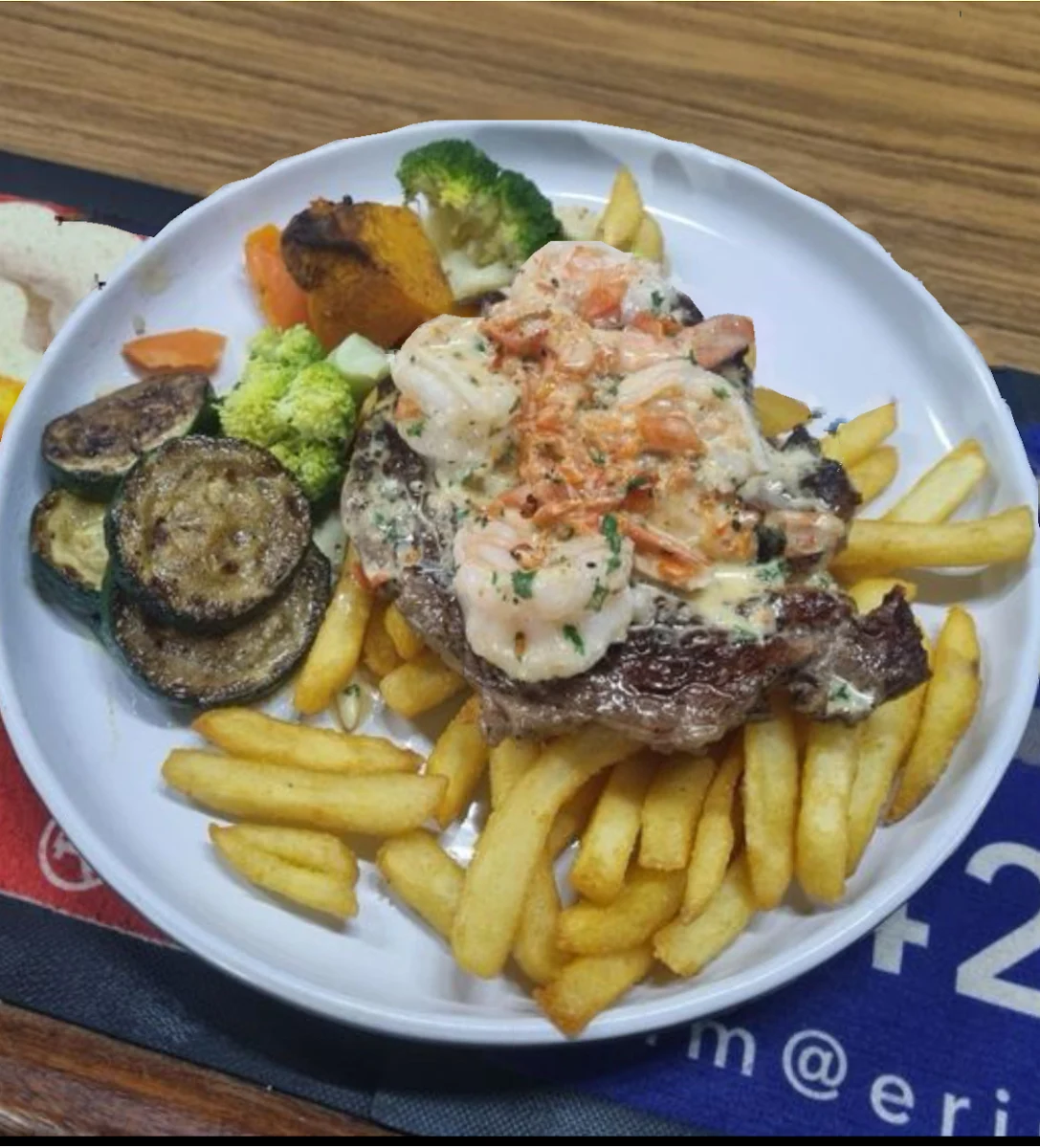 Highlights, LAKE WALLACE HOTEL EDENHOPE