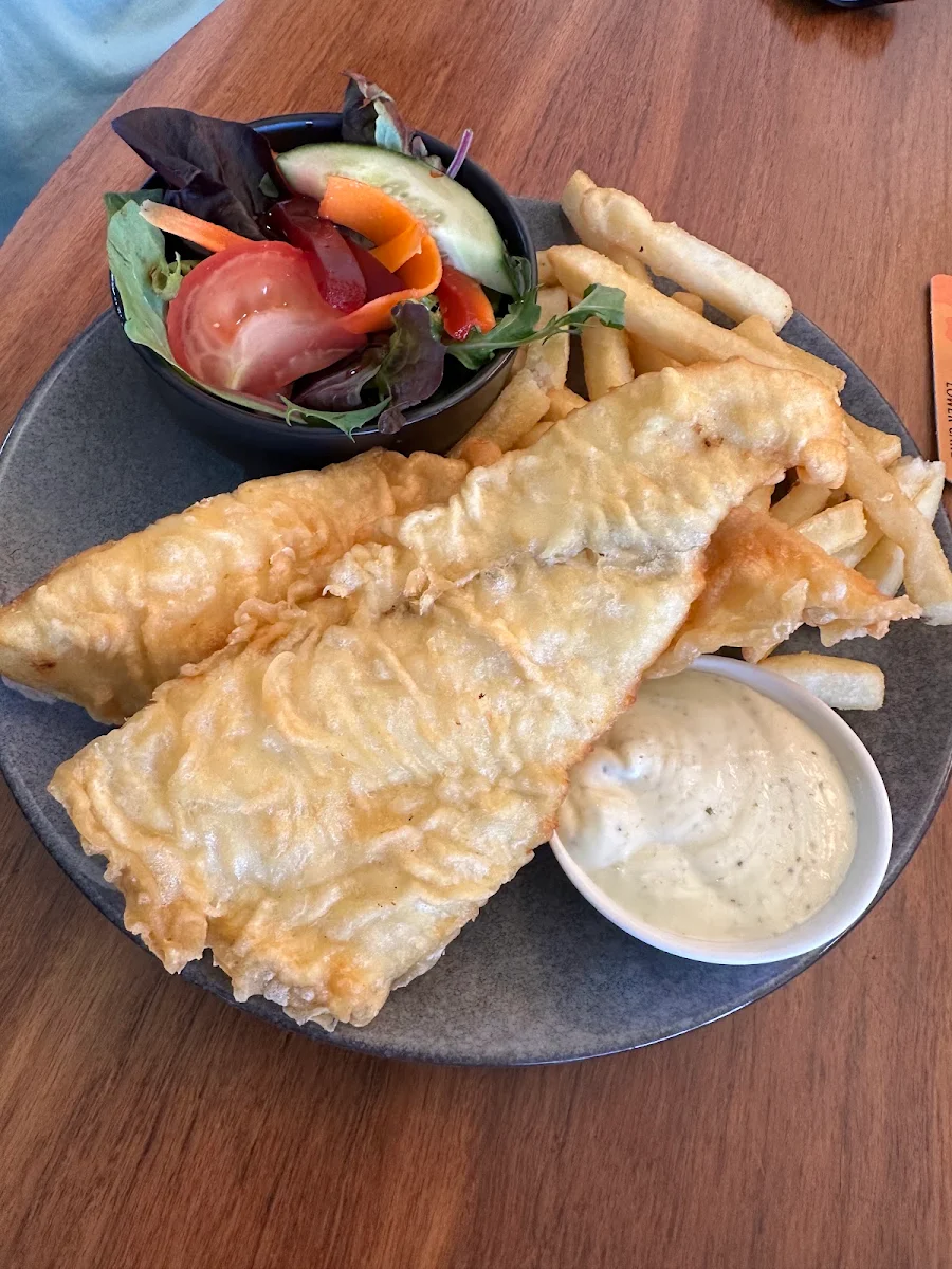 Highlights, LAKE WALLACE HOTEL EDENHOPE