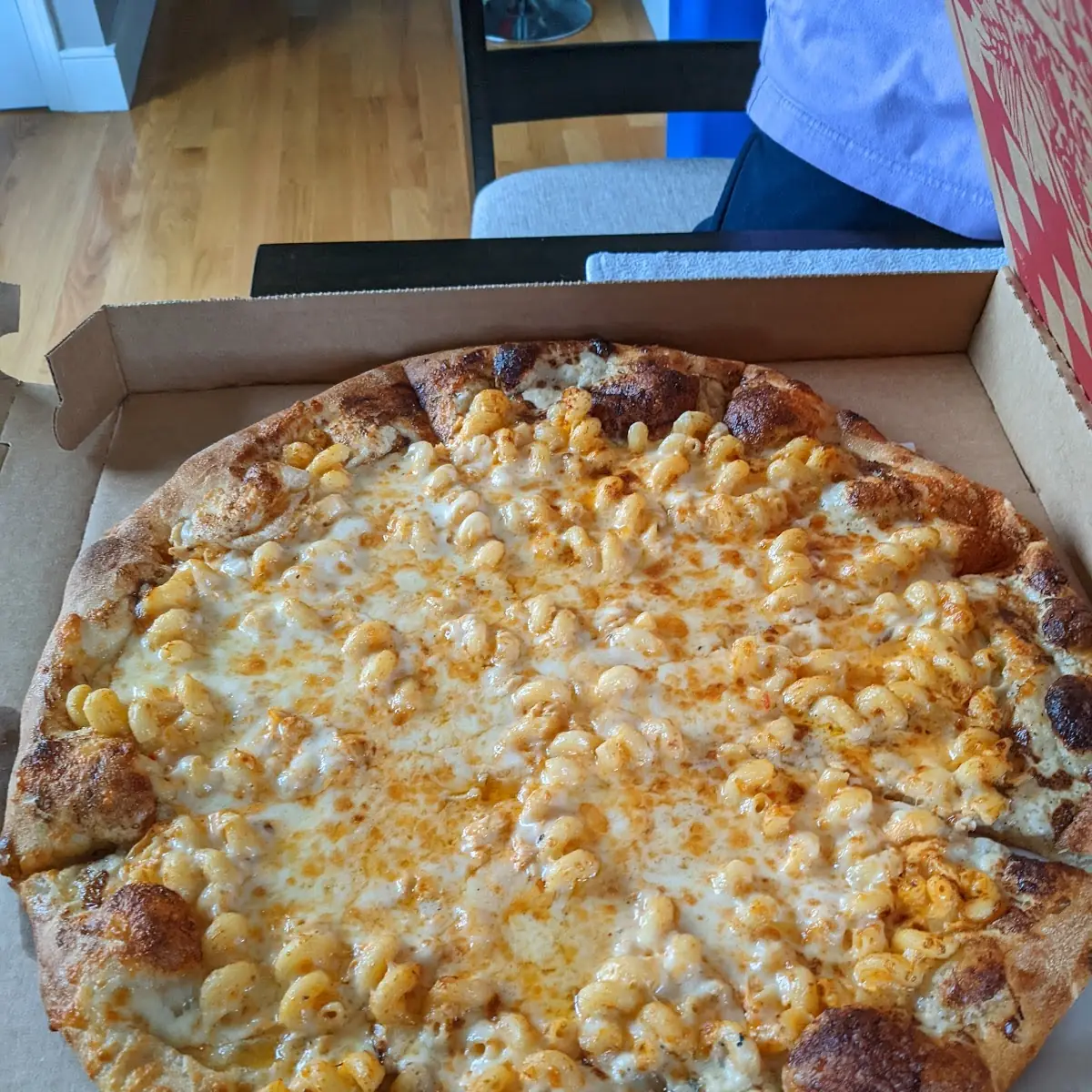Buffalo Mac and Cheese Pizza
