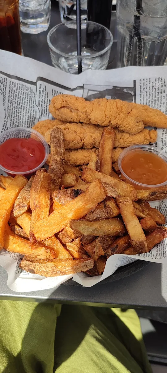 Chicken Tenders, MJ Byrne's Irish Pub