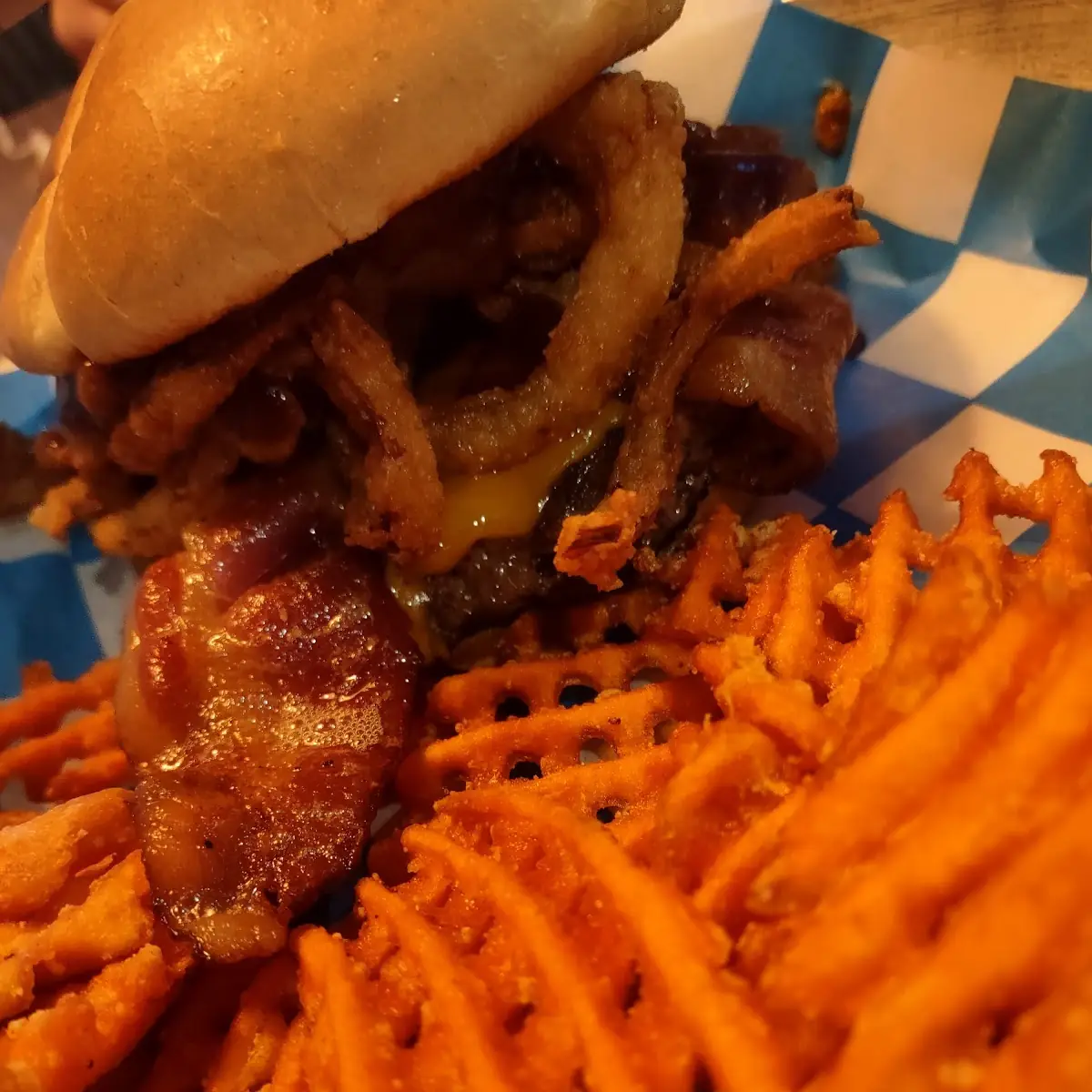 Gunslinger with Sweet Potato Fries